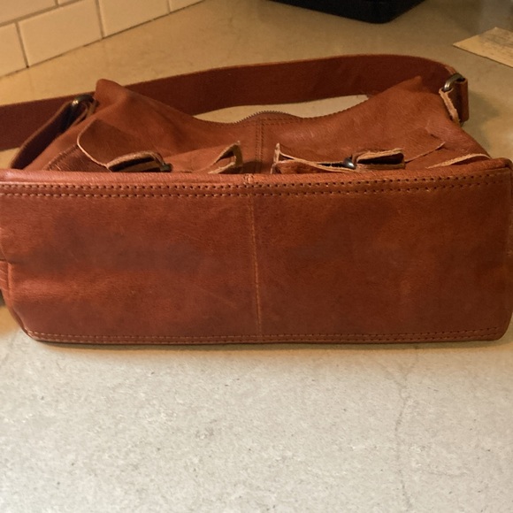 Spikes & Sparrow Leather Crossbody Bag - Picture 5 of 9